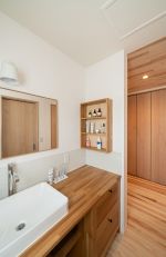 無垢の木の洗面台