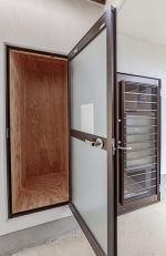 既設のドアを宅配ボックスとして再利用