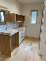 収納たっぷりの造作洗面