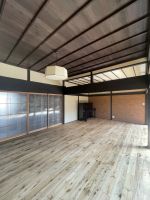 既存の竿縁天井を残した空間